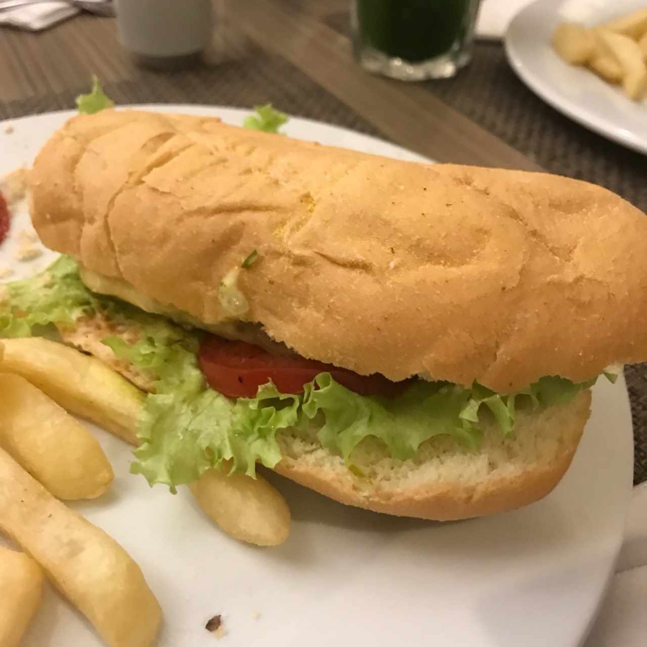 Emparedado de pollo a la plancha