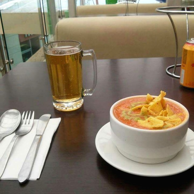 Sopa de tomate con totopos