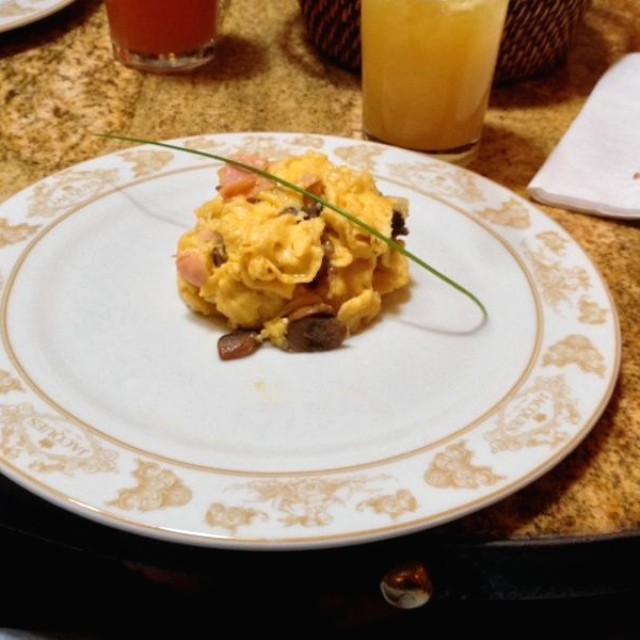 Huevos Especiales: Jamón y Champiñones