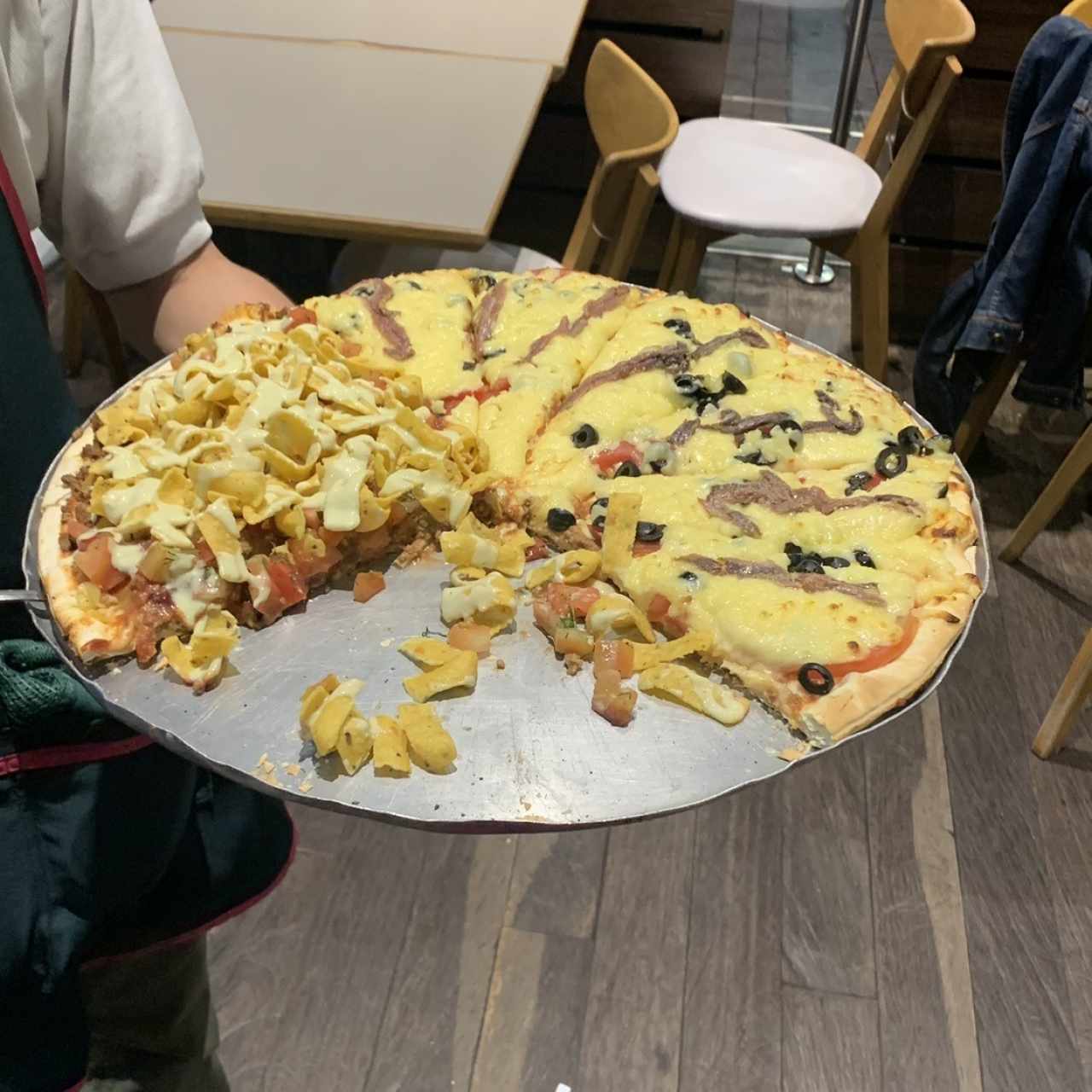 Pizza familiar mitad Texana y mitad Caprise
