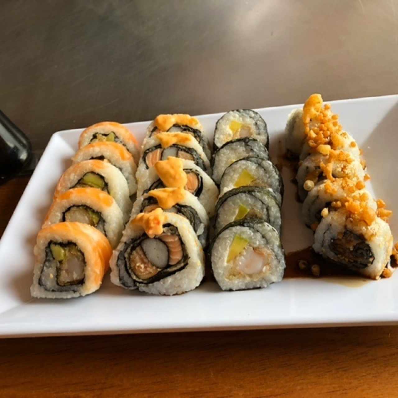Aromi Roll / Ojo de Tigre / Ebi Tempura / Anagomaki