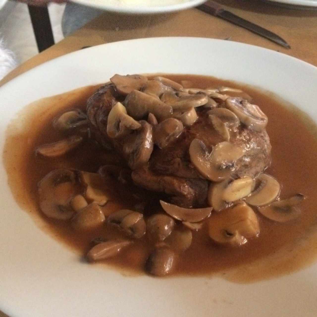 lomo en salsa de champiñon