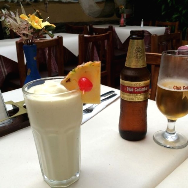 Piña colada sin alcohol y cerveza - Tienda de Café
