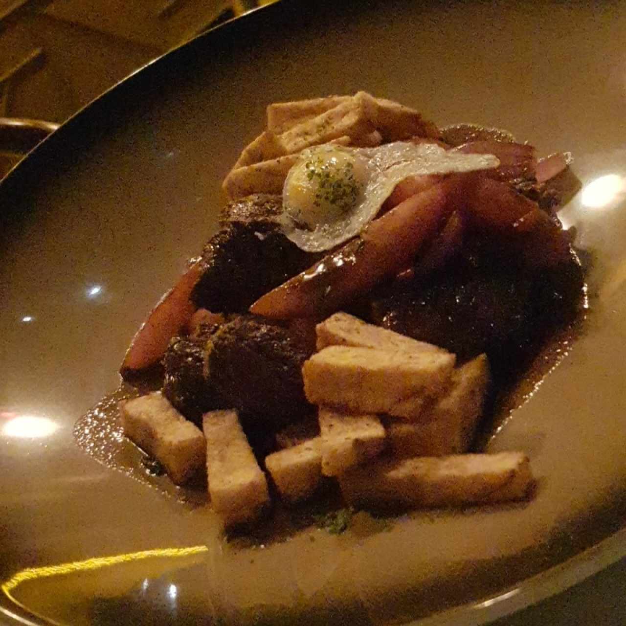 Lomo Saltado Limeño