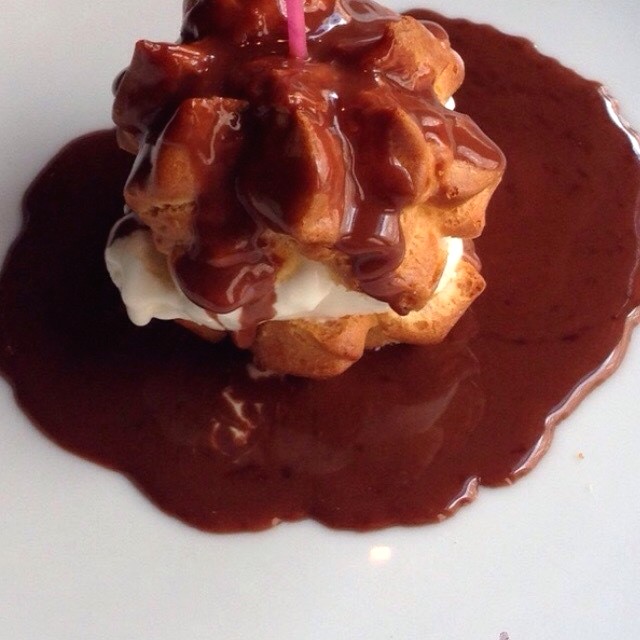Profiterole de cumpleños. 