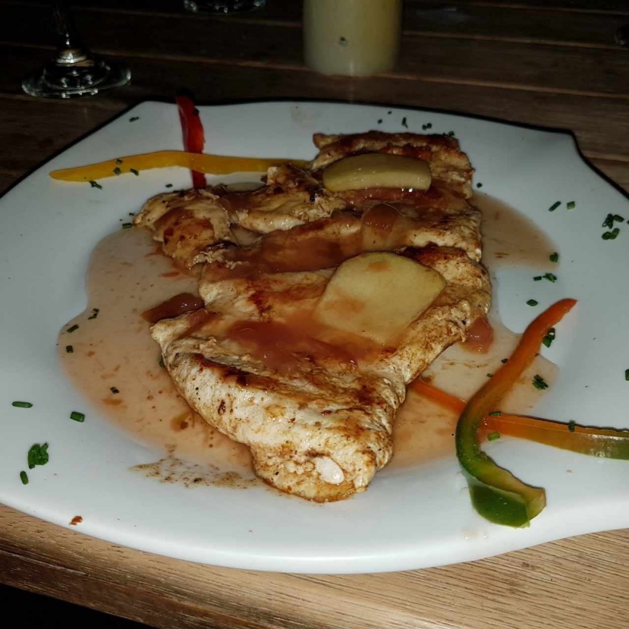 Pollo a la Plancha en Salsa de Manzana