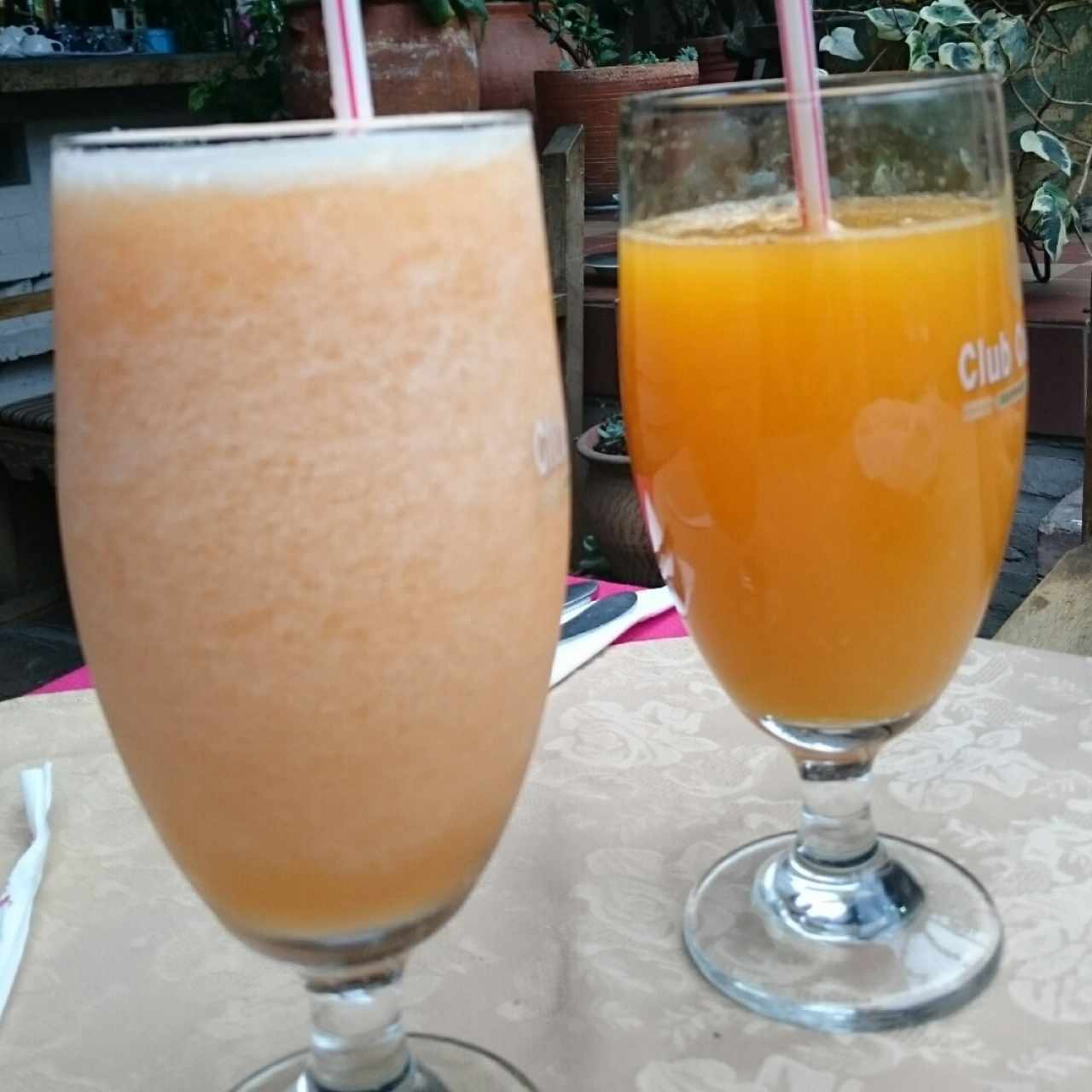 jugo de melón y jugó de mandarina