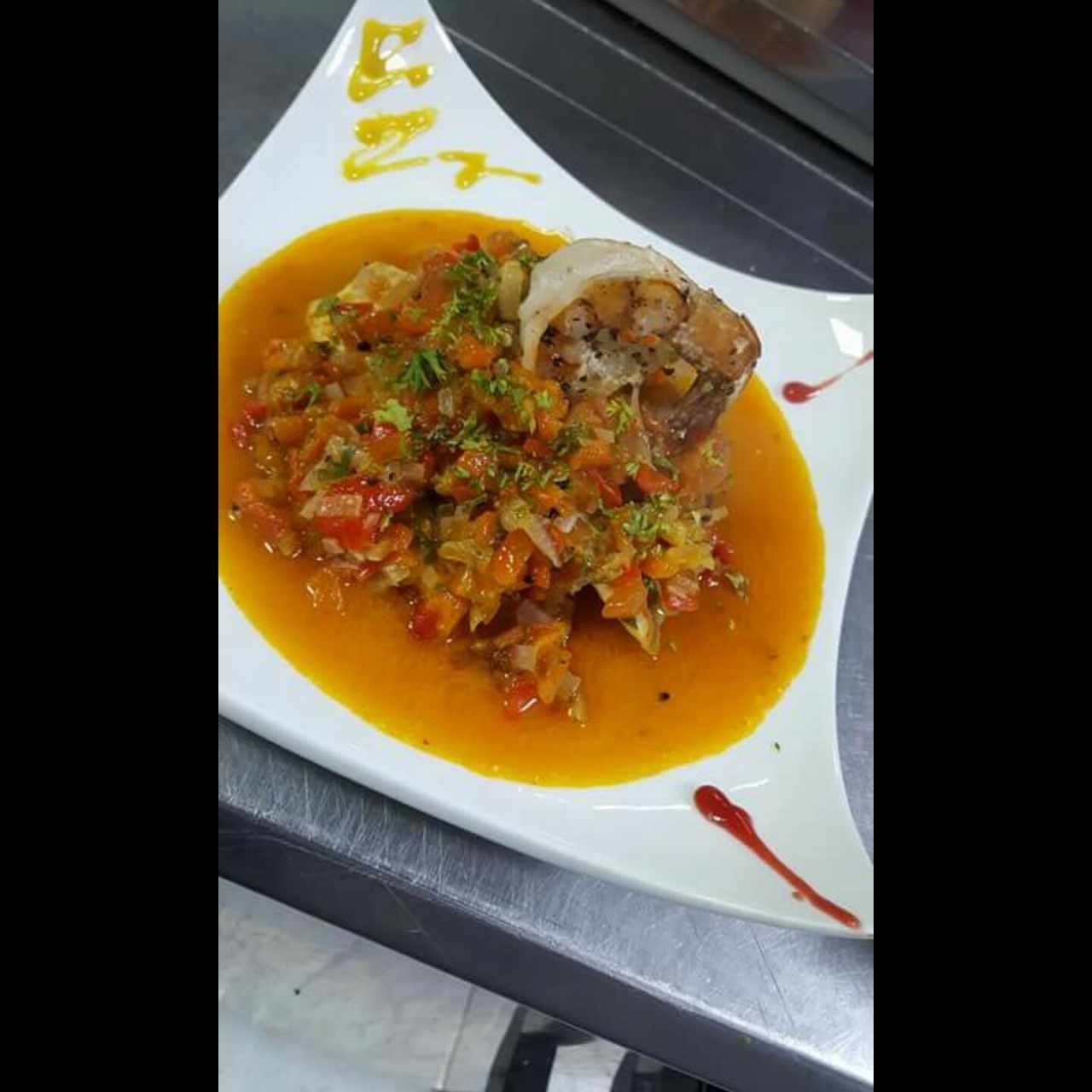 plato de camarones y langostino