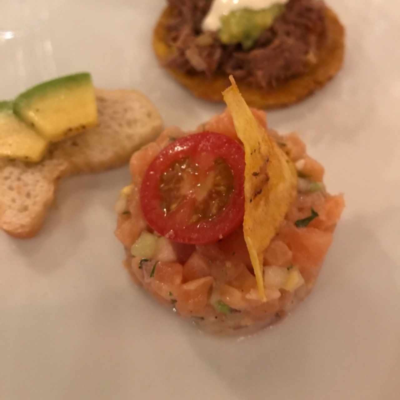 Entradas Frías - 	TARTAR DE SALMON