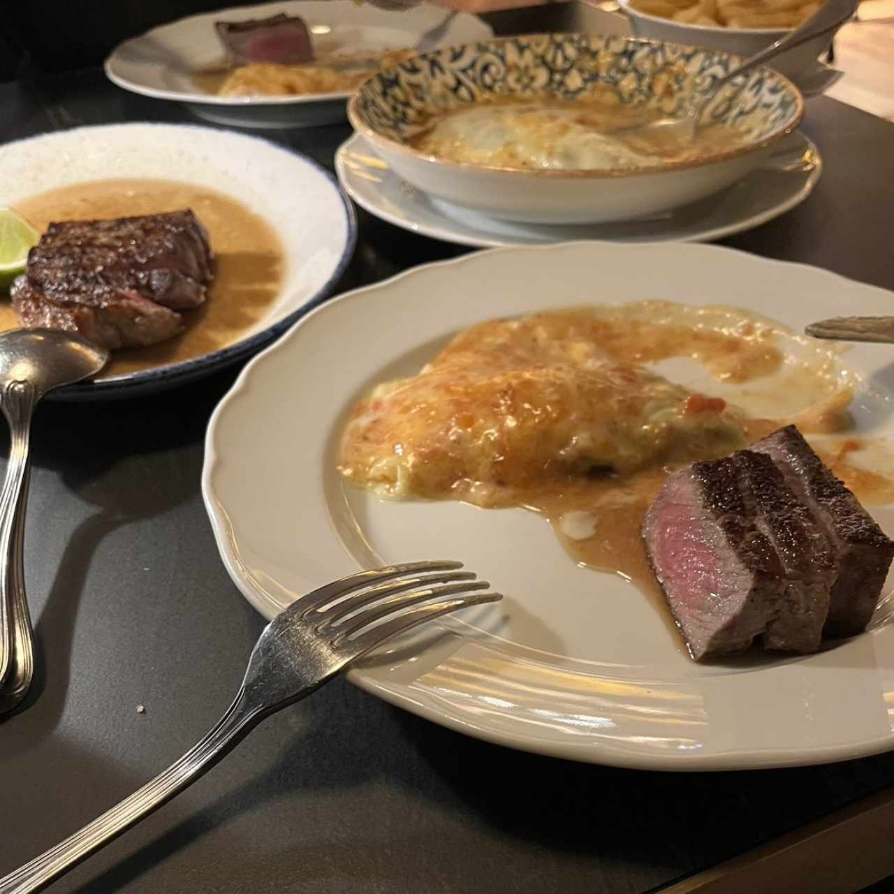 Canelones de espinaca y Entrecot
