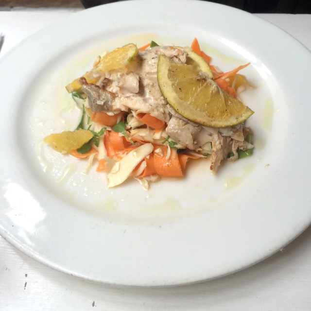 Trucha con vegetales 