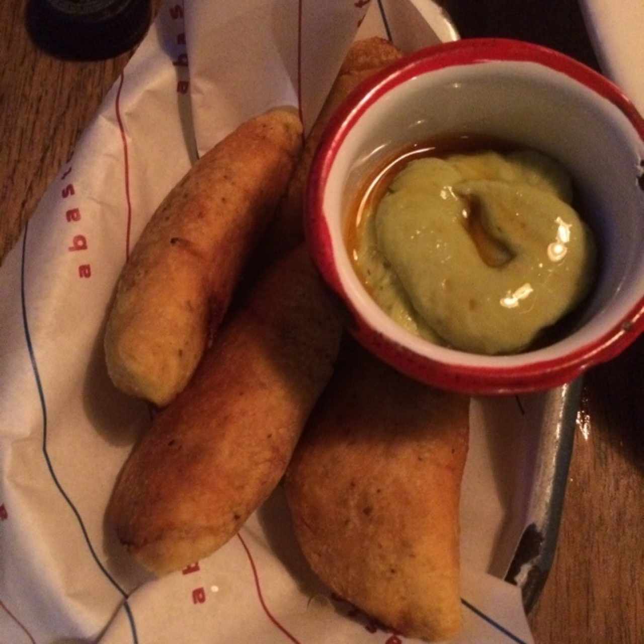 empanadas de pollo con mole