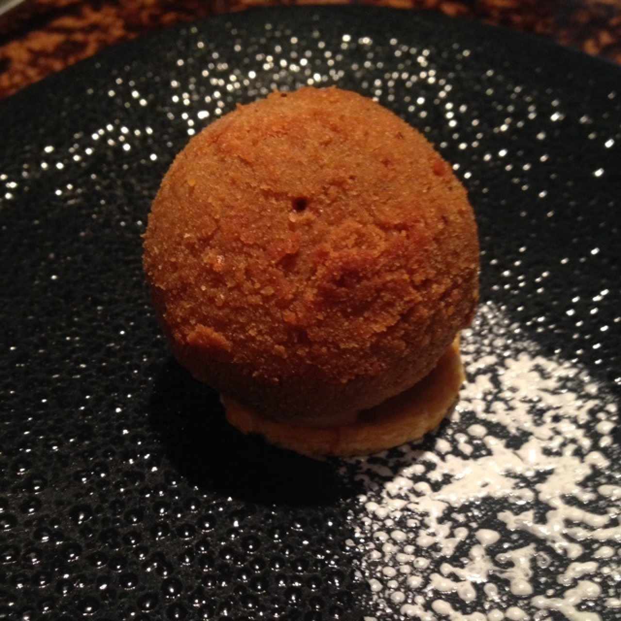 Aranccini de arroz con coco relleno de cangrejo sanandresano