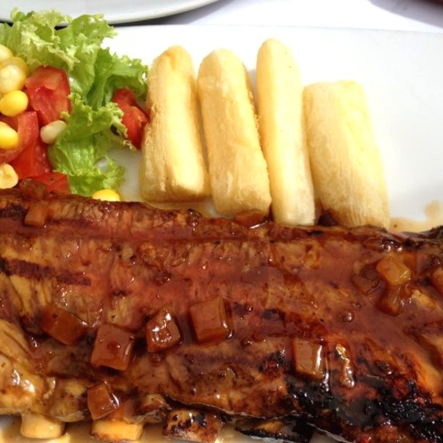 Costillas con salsa de piña y picante