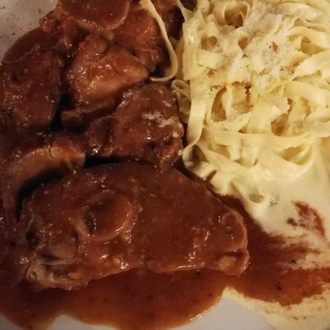 ossobuco con pasta Alfredo 