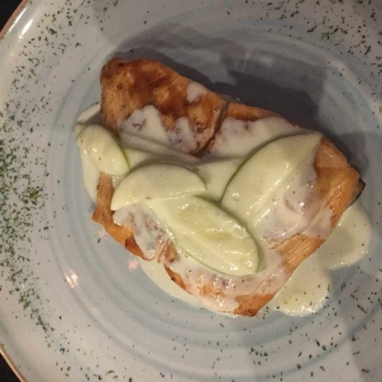 Salmón con Salsa del Chef