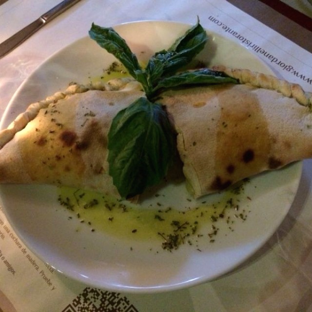 Calzone al pesto