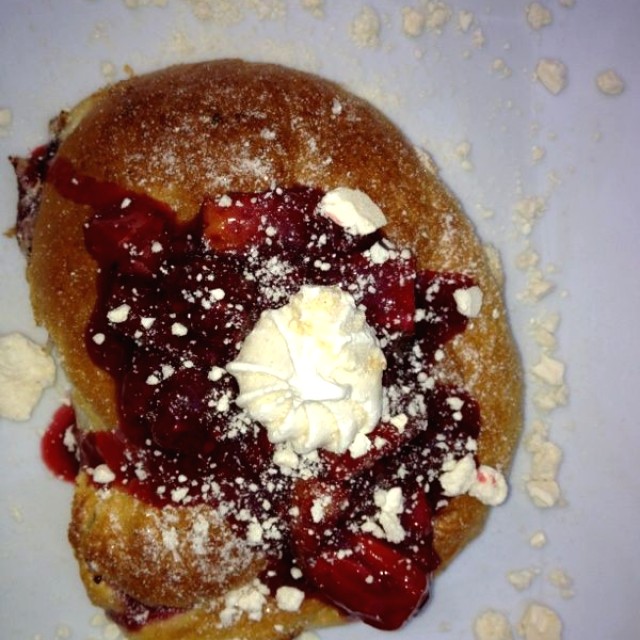 Roscón de frutos rojos