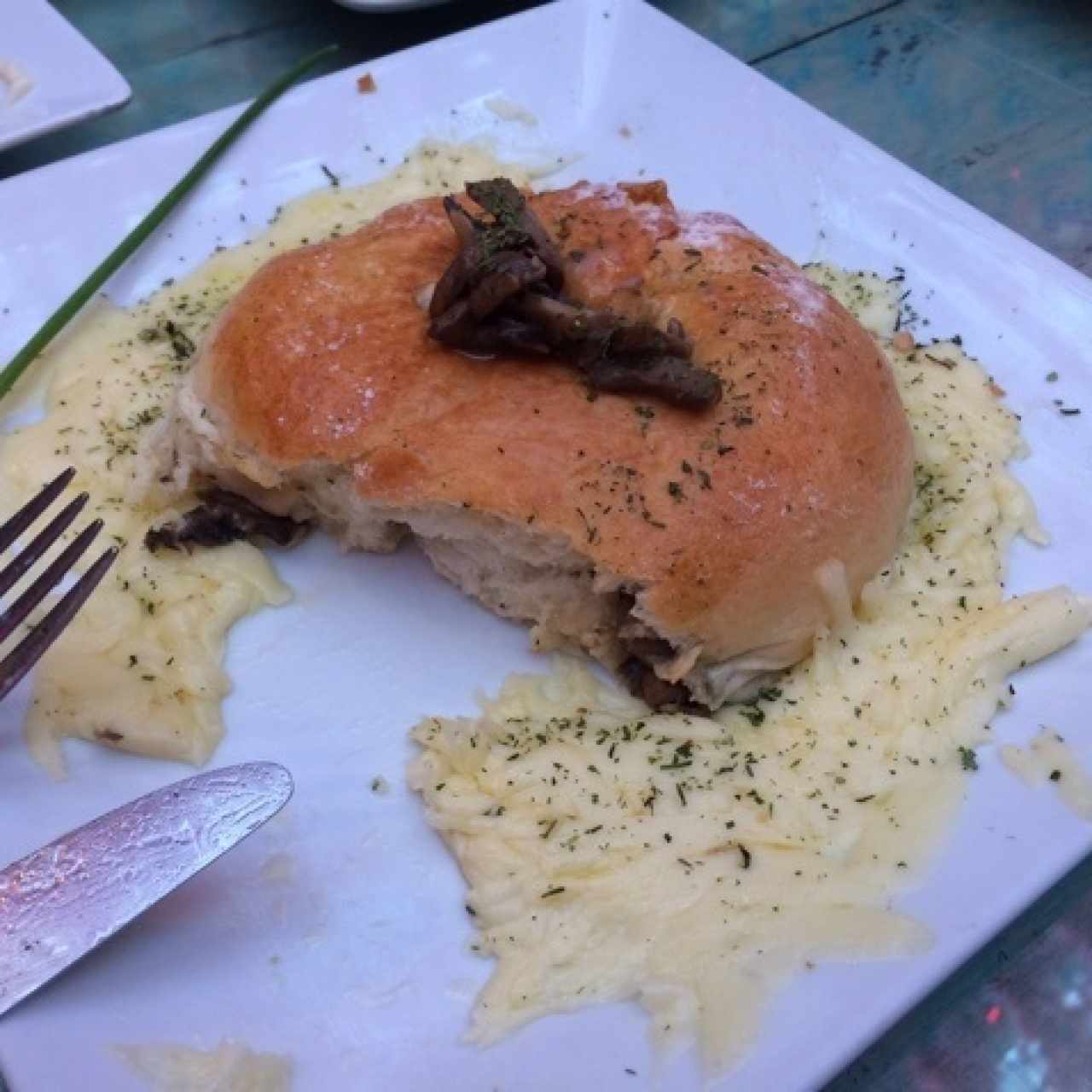 Roscón de champiñones y queso.