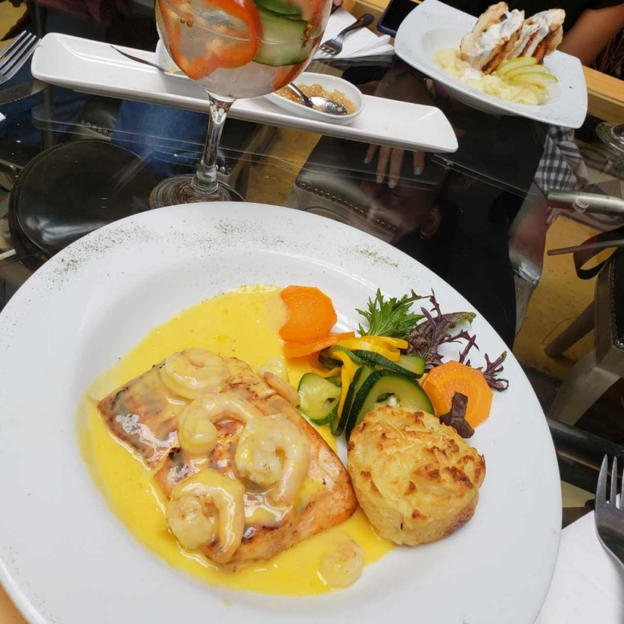 Uyyy lo olvidé de lo mágico que fué, pero es salmón
