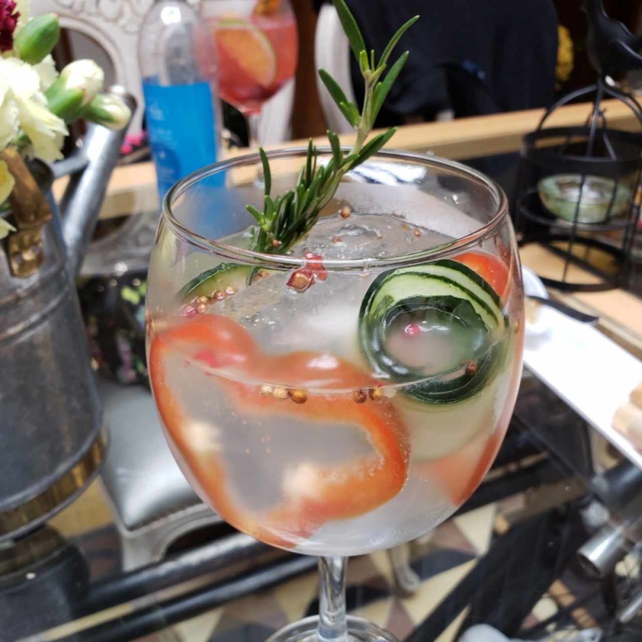 Gin & tonic ahumado con especies