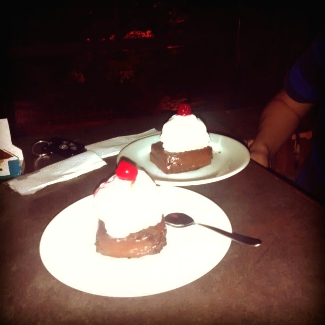 Brownie con Helado de Vainilla.