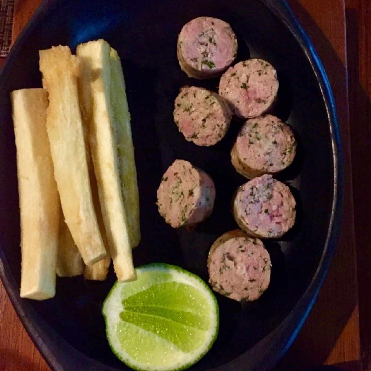 chorizo con hierbas de azotea