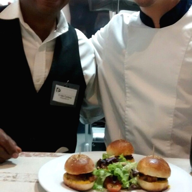 Hamburguesitas de chicharron