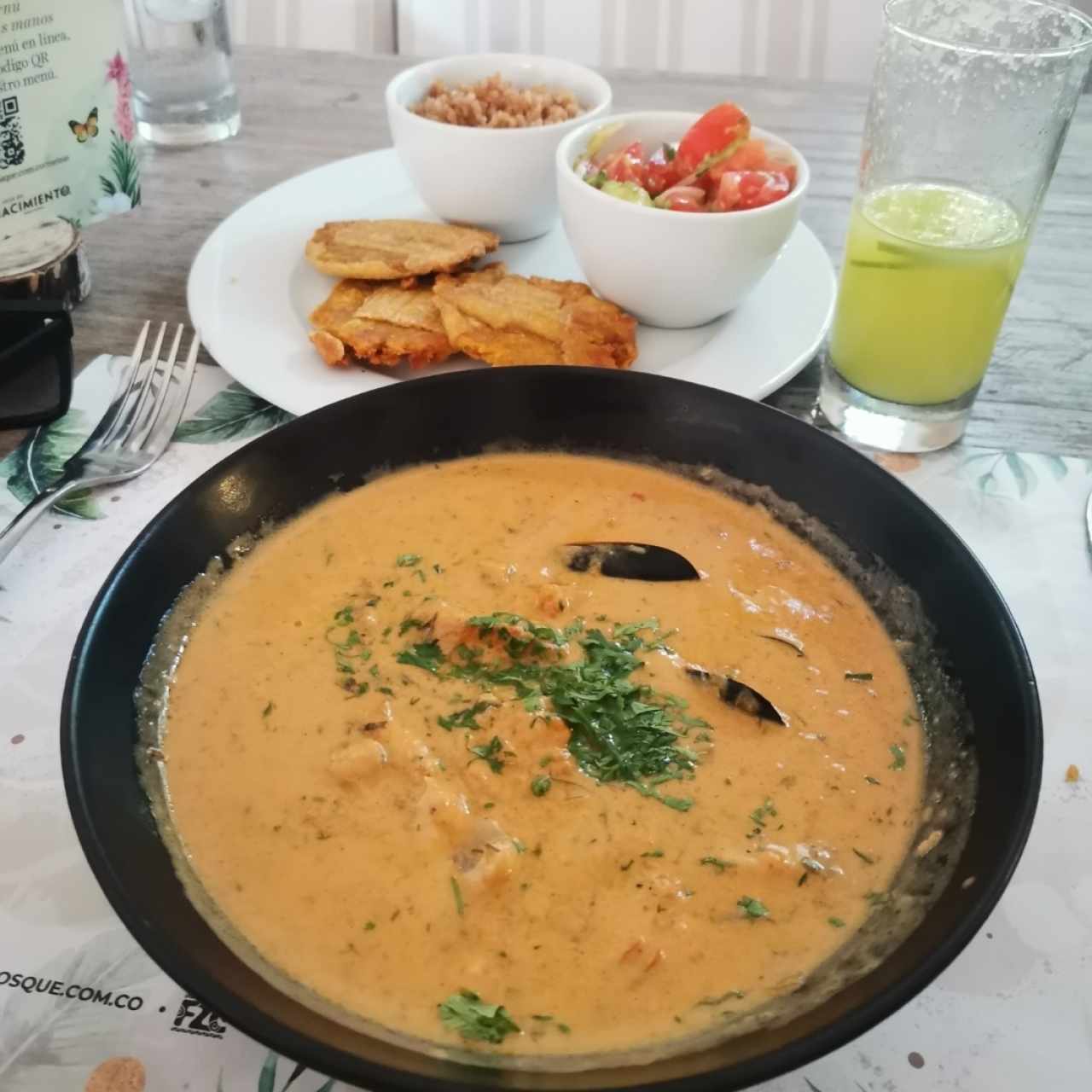 Acocado de mariscos 
