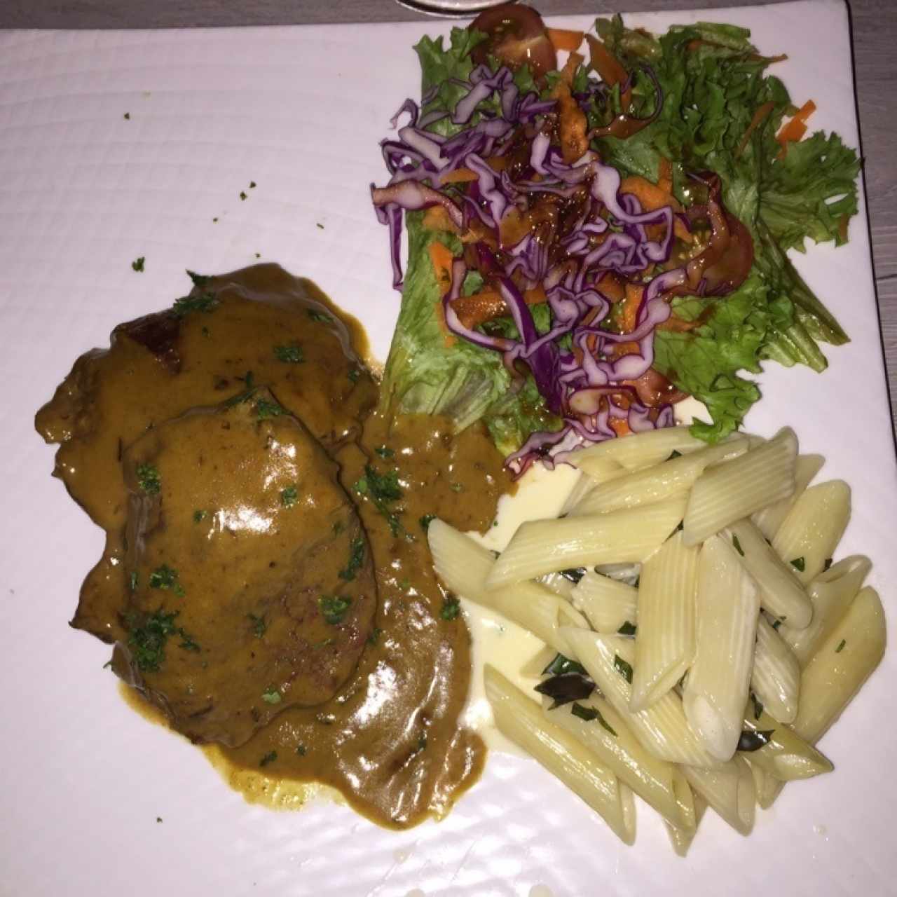 Lomo Mongo con salsa de mostaza