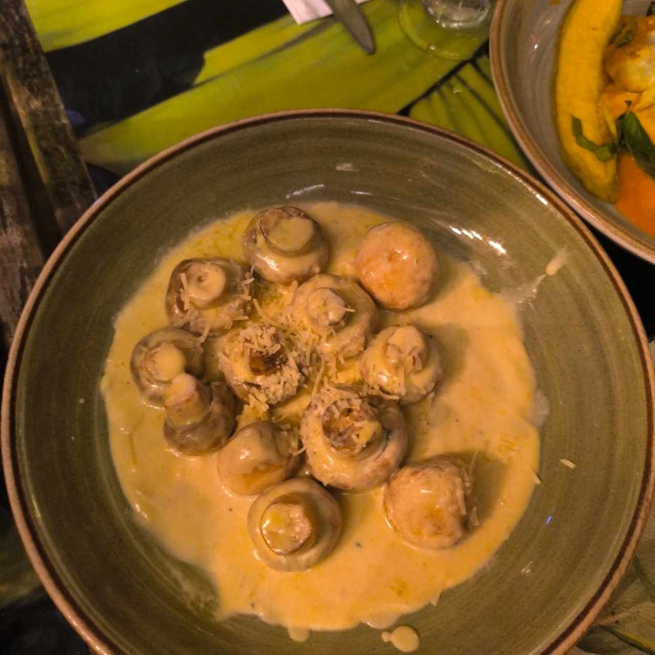 champiñones cuatro quesos