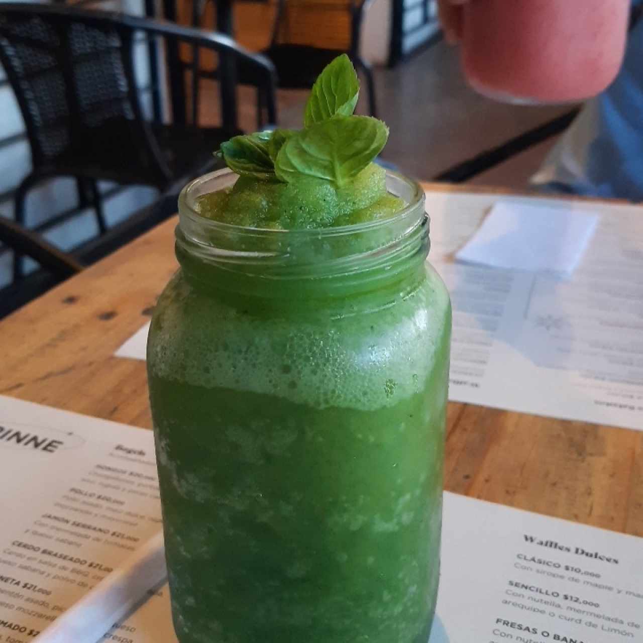 Limonada con yerbabuena 