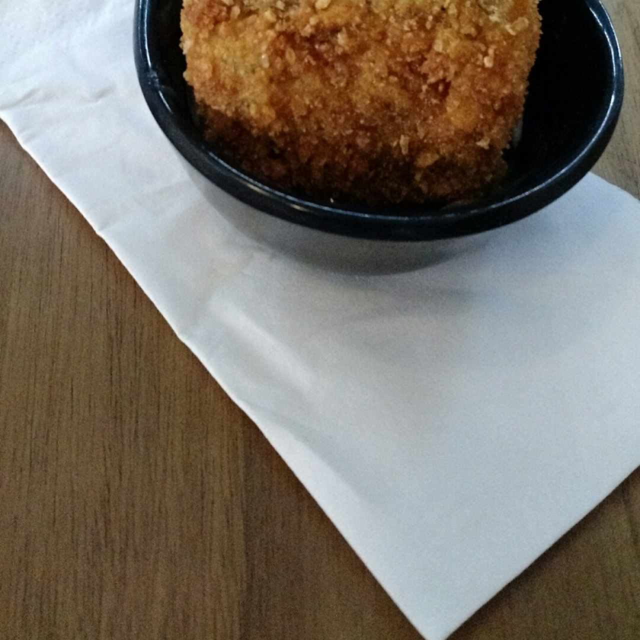 Postre de helado frito