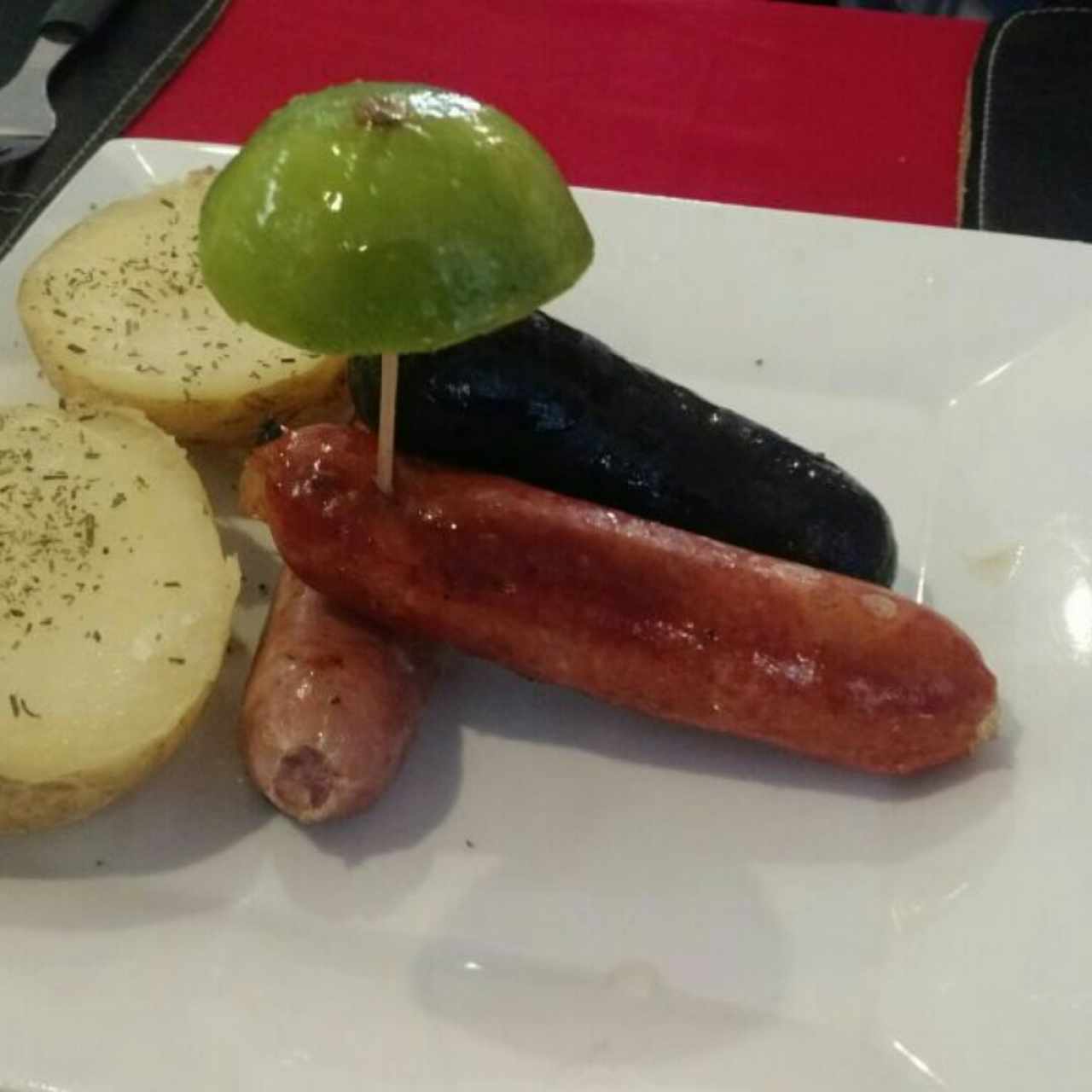 Entrada de chorizos y morcilla