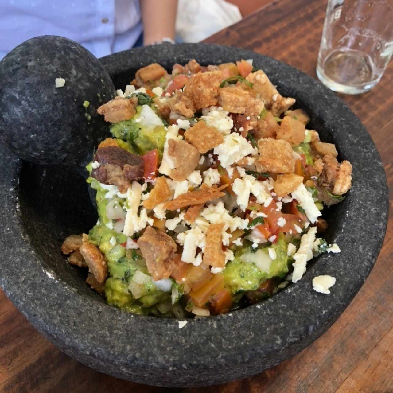 Guacamol com chicharron