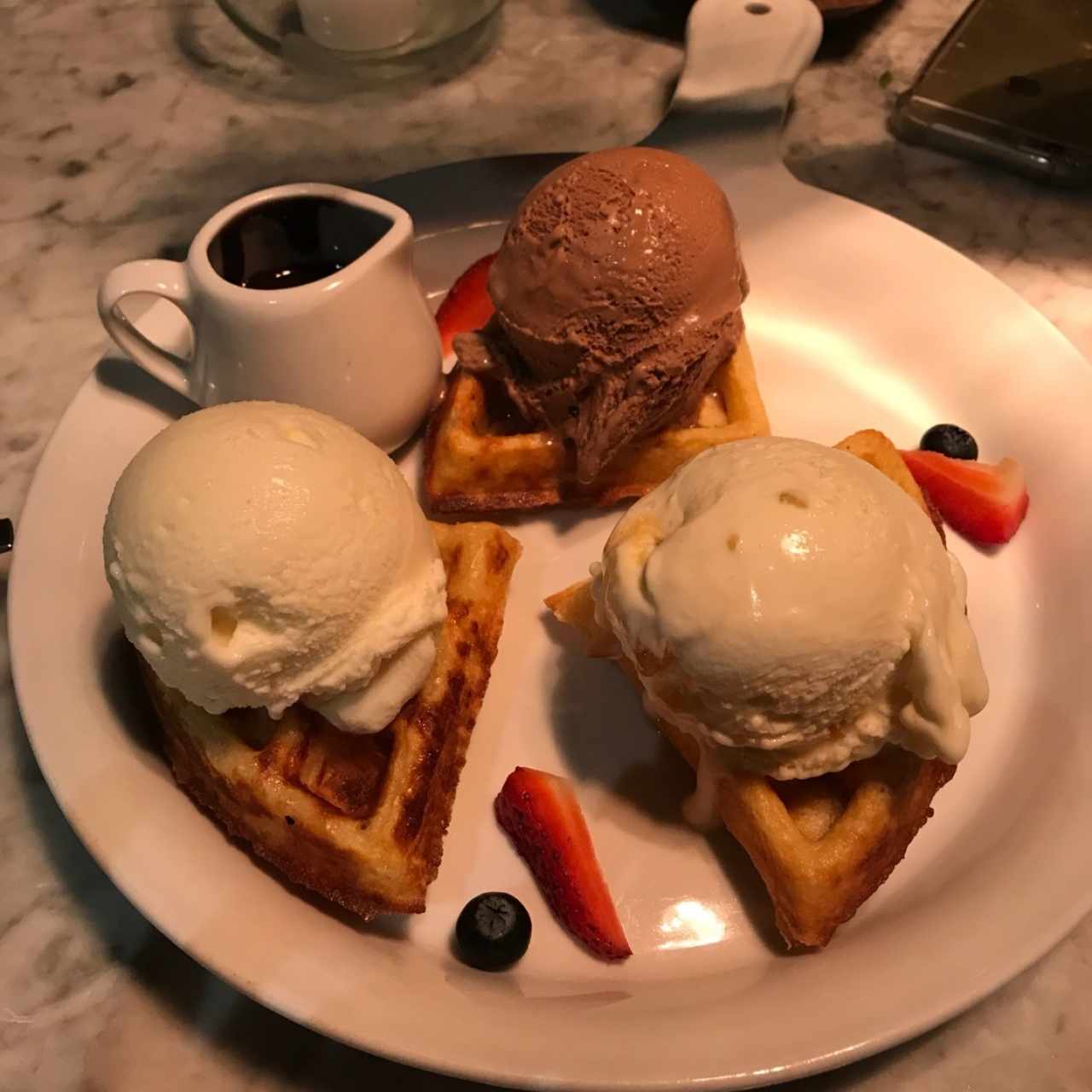 Waffle con Nutella y gelatto