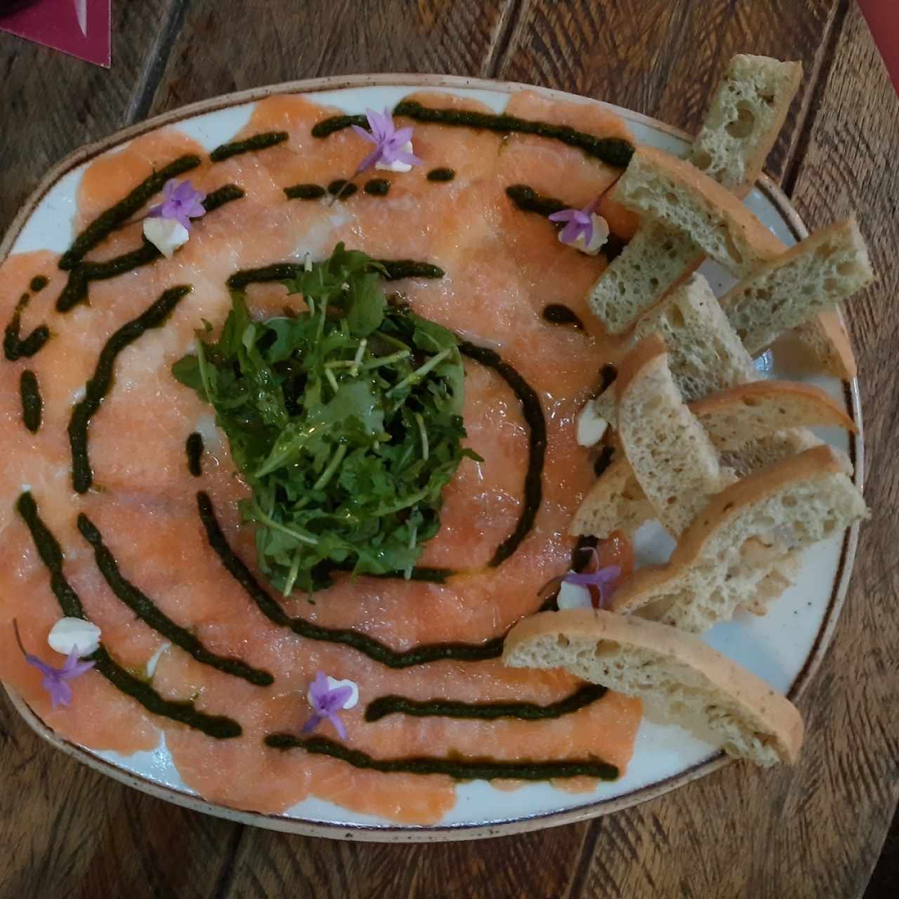 Carpaccio de salmón ahumado