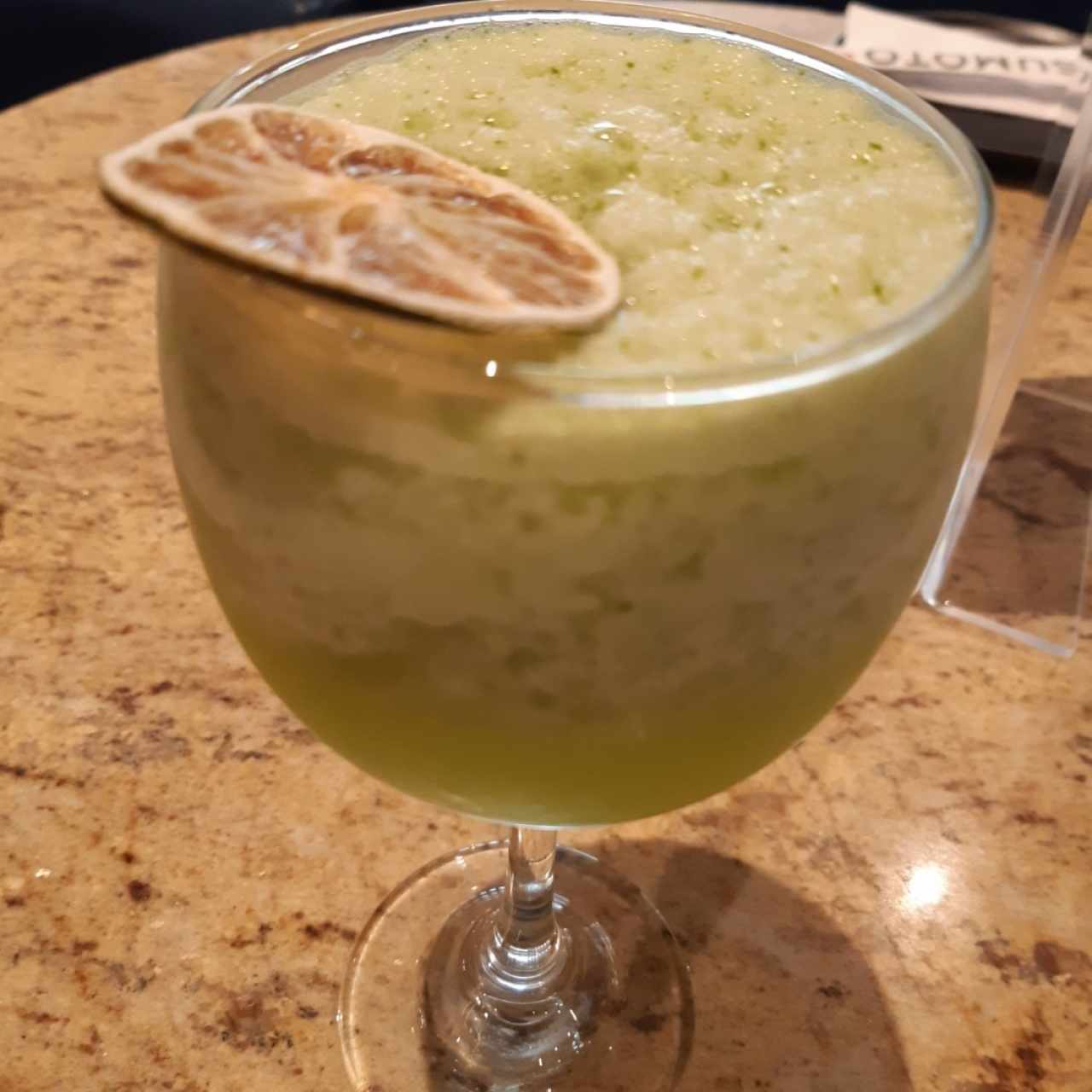 Limonada de yerbabuena frappe 