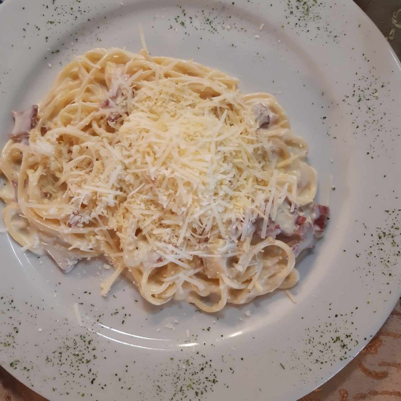 Spaguettis a la carbonara