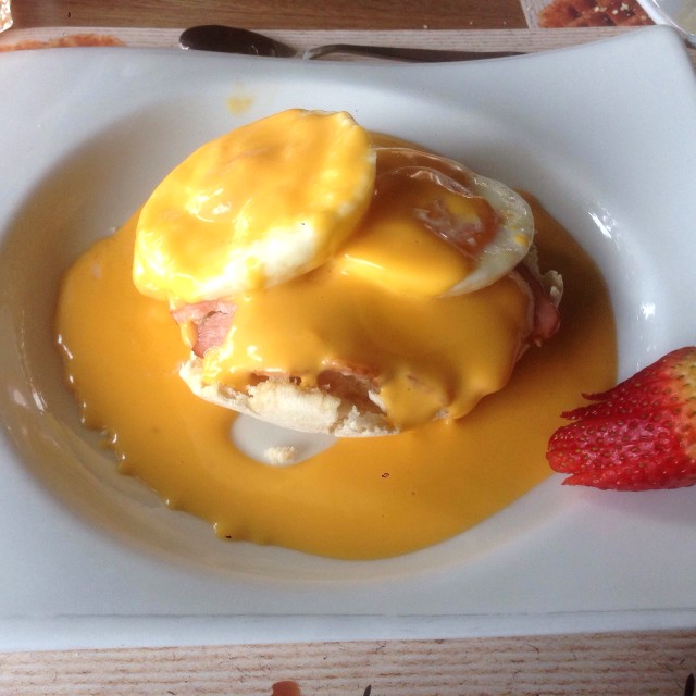 Huevos benedictinos