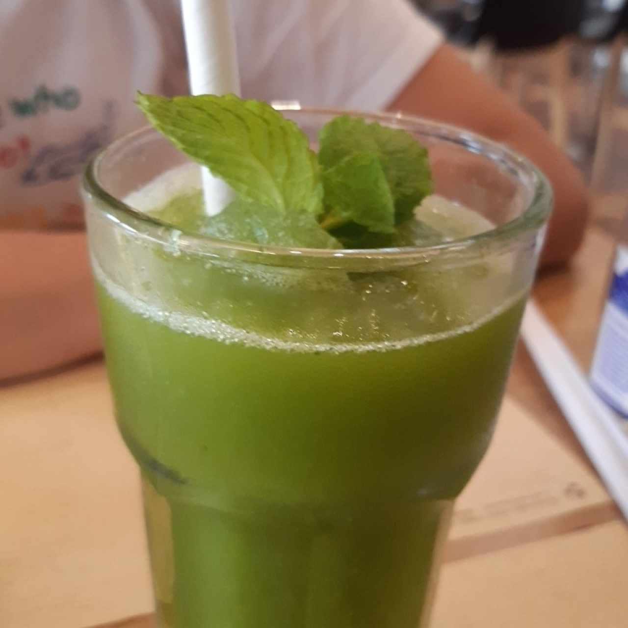 limonada de yerbabuena