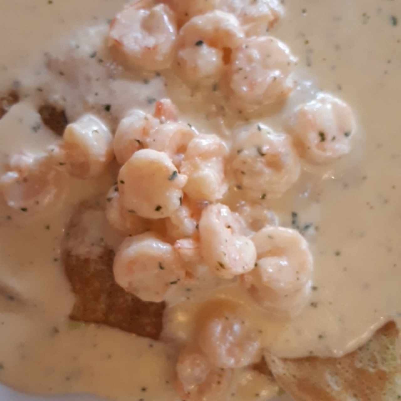 creppe con camarones al ajillo