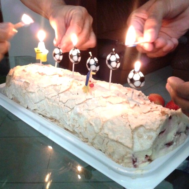 Arrollado de fresa, delicioso y con toda la actitud mundialista.