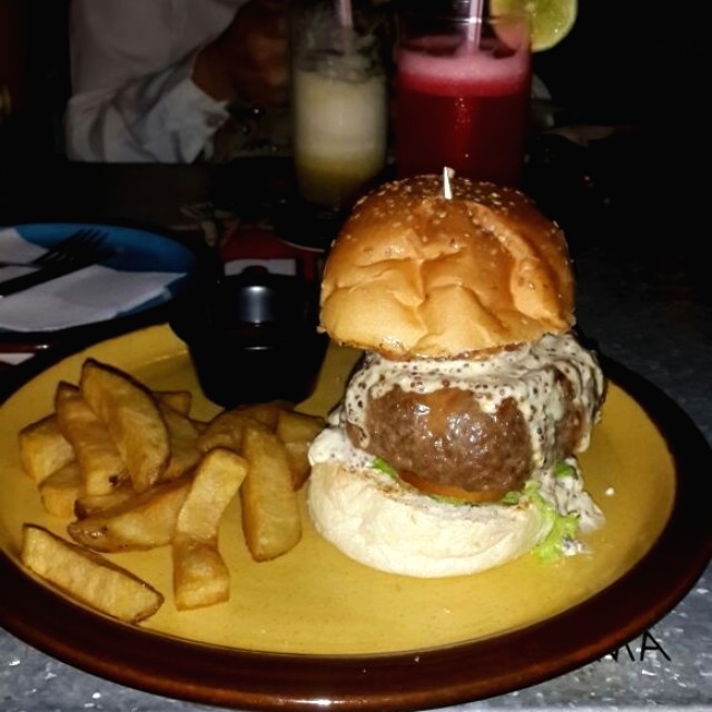 Hamburguesa de la casa