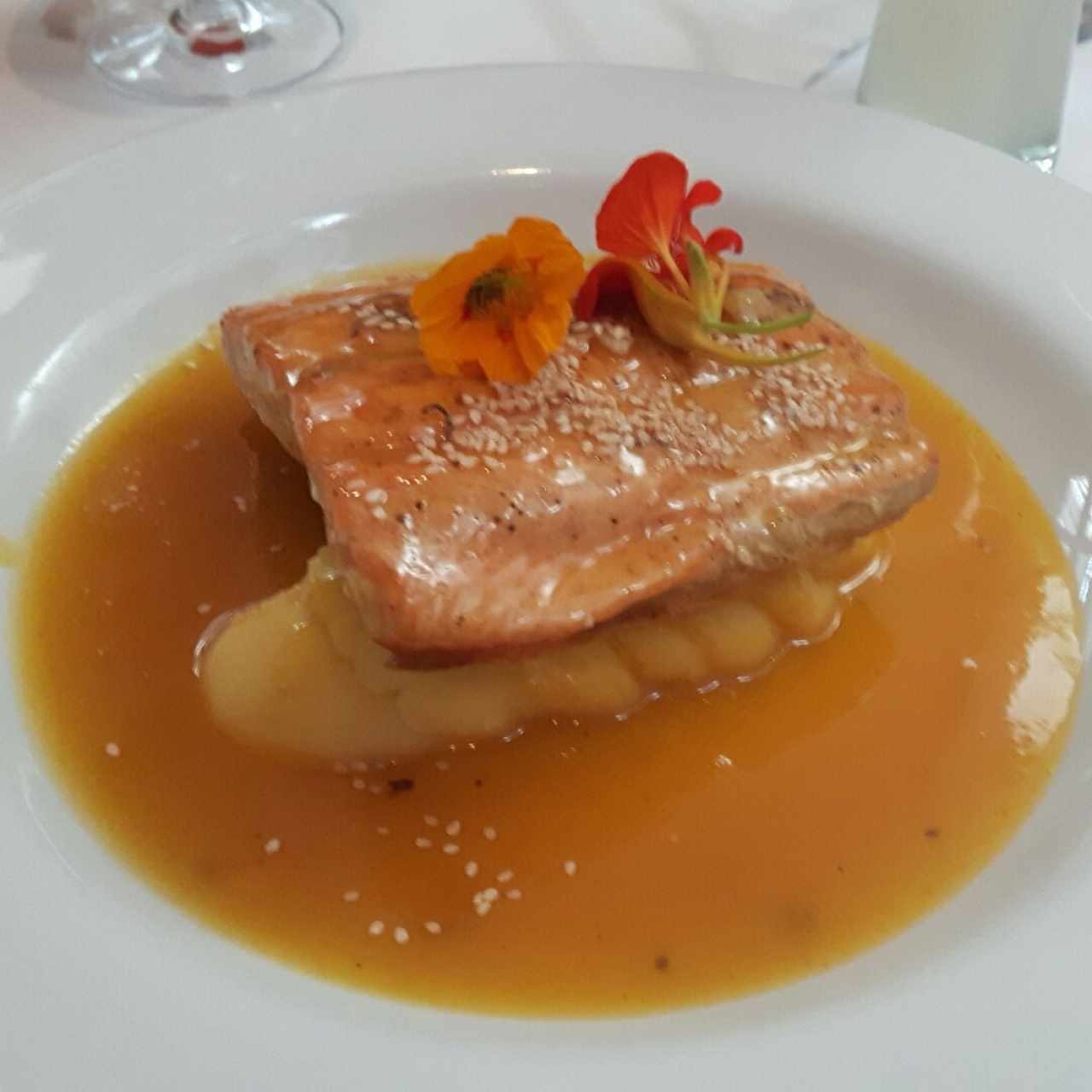 Salmón al maracuyá
