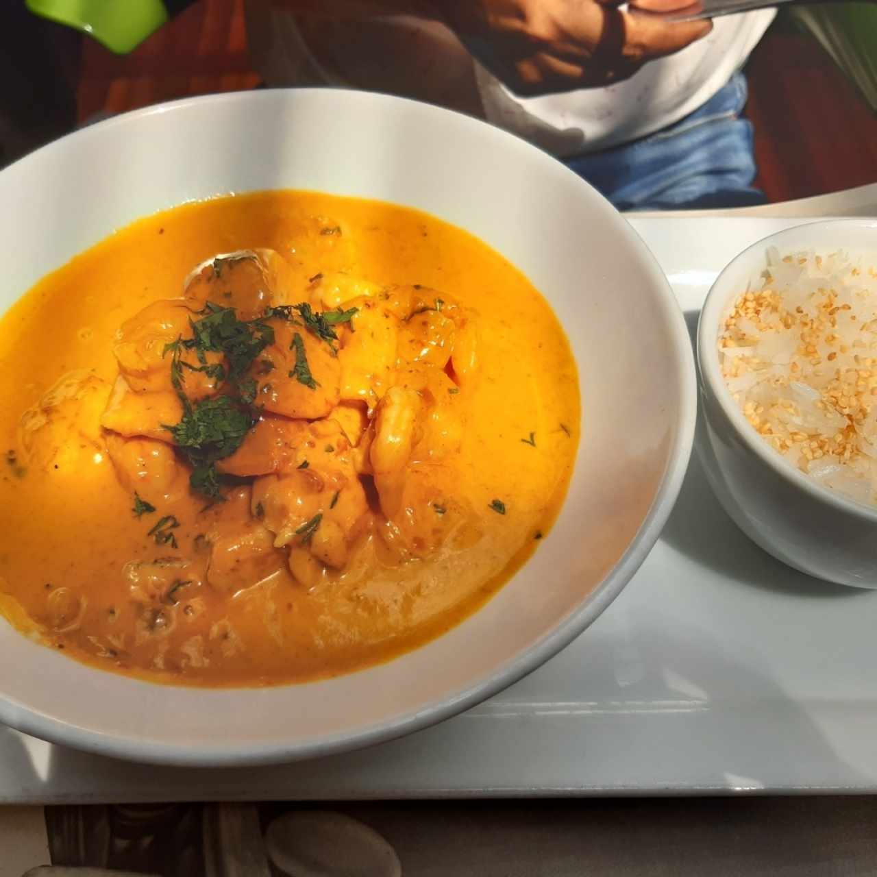 Enfocado de camarón y pescado