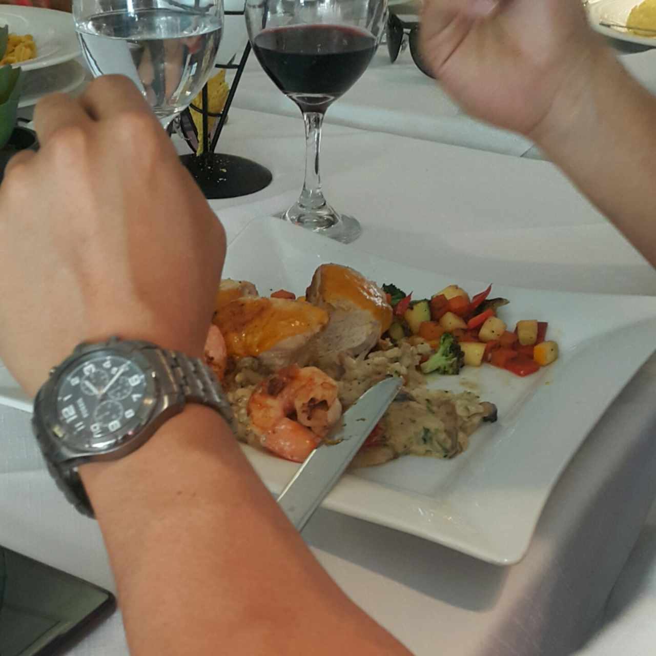 salmón con langostinos