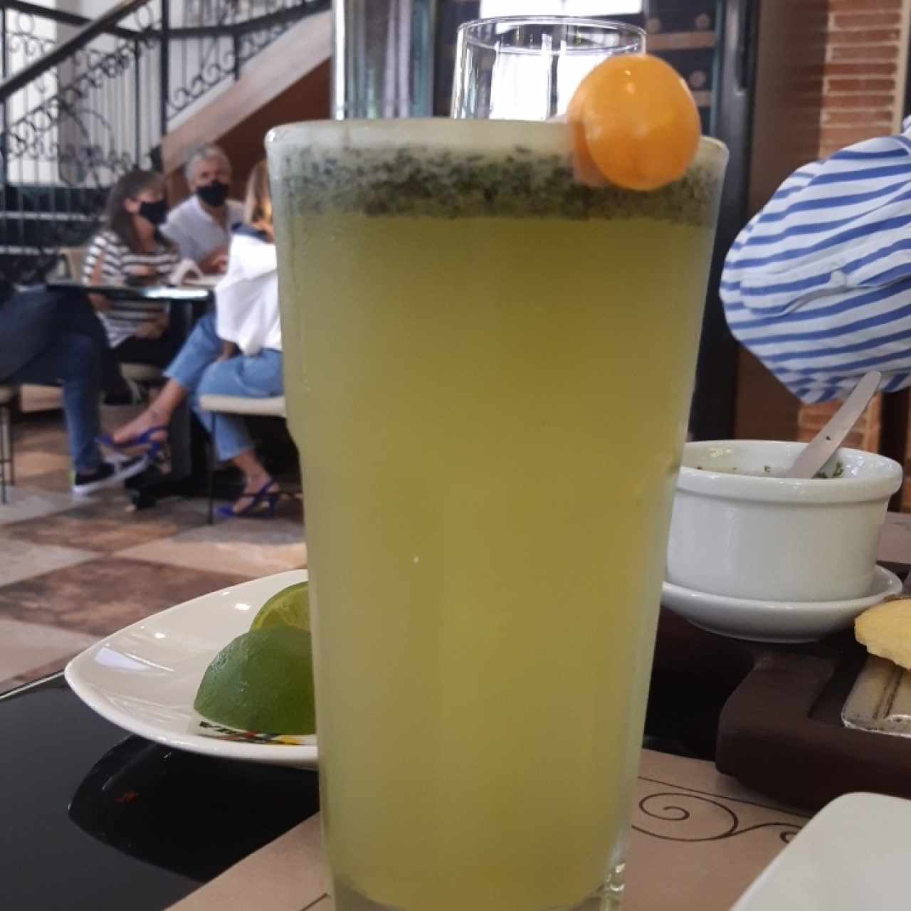 Limonada con yerbabuena 