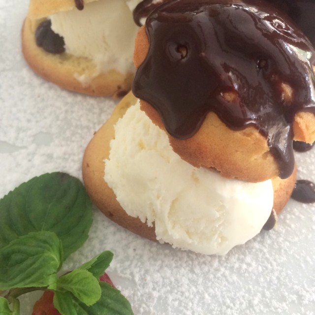 Profiteroles