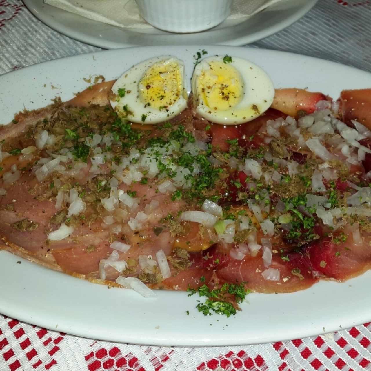 Carpaccio aumado de atun y pez espada.